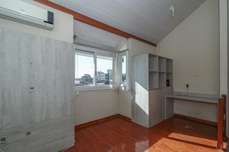 Casa de condomínio à venda com 167m², 3 quartos e 2 vagasSótão