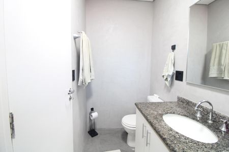 Casa de condomínio para alugar com 170m², 3 quartos e 2 vagasBanheiro da suíte