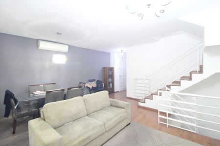 Sala de casa de condomínio para alugar com 3 quartos, 170m² em Vila Sofia, São Paulo