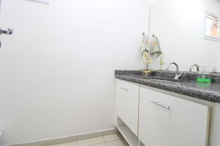 Casa de condomínio para alugar com 170m², 3 quartos e 2 vagasLavabo