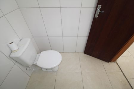 Casa à venda com 138m², 2 quartos e 2 vagasQuarto 1 - Banheiro