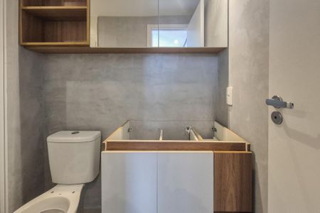 Banheiro de apartamento para alugar com 1 quarto, 25m² em Vila Butantã, São Paulo