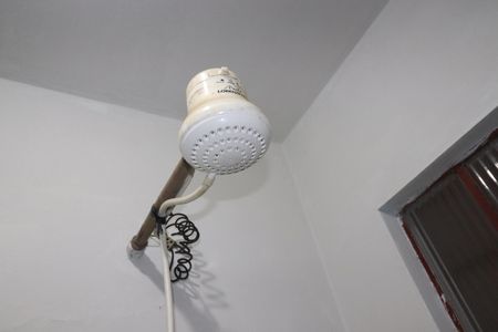 Casa à venda com 240m², 2 quartos e 5 vagasCasa 2 - Banheiro social