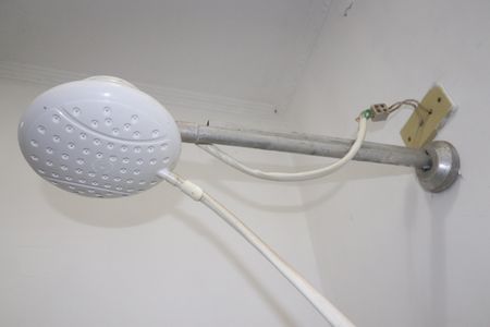 Casa à venda com 240m², 2 quartos e 5 vagasCasa 1 - Banheiro de serviço