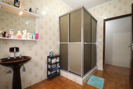 Casa à venda com 240m², 2 quartos e 5 vagasCasa 1 - Banheiro social