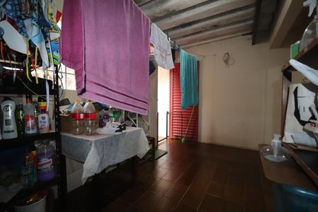 Casa à venda com 240m², 2 quartos e 5 vagasCasa 1 - Área de Serviço