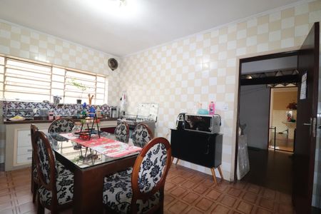 Casa à venda com 240m², 2 quartos e 5 vagasCasa 1 - Cozinha