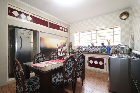 Casa à venda com 240m², 2 quartos e 5 vagasCasa 1 - Cozinha