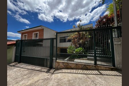 Casa à venda com 225m², 3 quartos e 5 vagasFachada