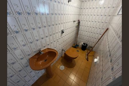 Casa à venda com 225m², 3 quartos e 5 vagasBanheiro da Garagem