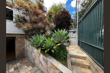 Casa à venda com 225m², 3 quartos e 5 vagasEntrada