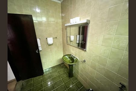 Casa à venda com 225m², 3 quartos e 5 vagasBanheiro da Suíte