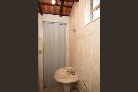 Casa à venda com 193m², 2 quartos e 3 vagasBanheiro - Sótão