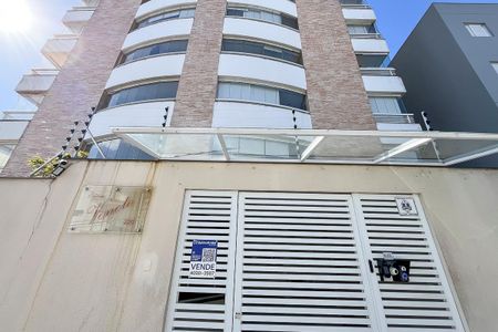 Apartamento à venda com 180m², 3 quartos e 3 vagasFachada + plaquinha