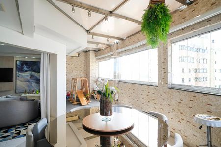 Apartamento à venda com 180m², 3 quartos e 3 vagasVaranda gourmet