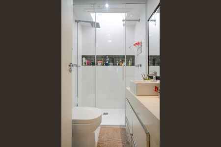 Apartamento à venda com 180m², 3 quartos e 3 vagasBanheiro da suíte 1