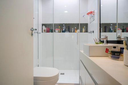 Apartamento à venda com 180m², 3 quartos e 3 vagasBanheiro da suíte 1