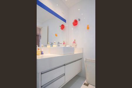 Apartamento à venda com 180m², 3 quartos e 3 vagasBanheiro da suíte 3