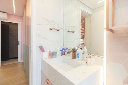 Apartamento à venda com 112m², 3 quartos e 2 vagasBanheiro Suíte 1