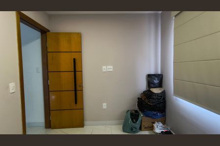 Casa de condomínio à venda com 180m², 3 quartos e sem vaga Casa de condomínio à venda com 180m², 3 quartos e sem vagaQuarto 2
