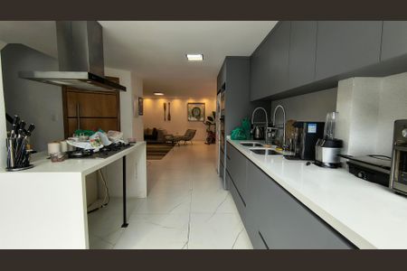 Casa de condomínio à venda com 180m², 3 quartos e sem vaga Casa de condomínio à venda com 180m², 3 quartos e sem vagaCozinha e Área de Serviço
