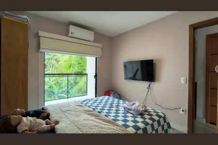 Casa de condomínio à venda com 180m², 3 quartos e sem vaga Casa de condomínio à venda com 180m², 3 quartos e sem vagaQuarto 1