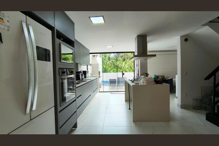 Casa de condomínio à venda com 180m², 3 quartos e sem vaga Casa de condomínio à venda com 180m², 3 quartos e sem vagaCozinha e Área de Serviço