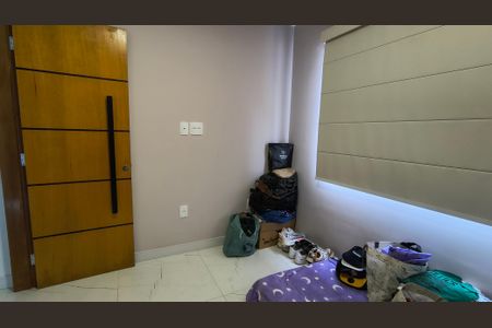 Casa de condomínio à venda com 180m², 3 quartos e sem vaga Casa de condomínio à venda com 180m², 3 quartos e sem vagaQuarto 2