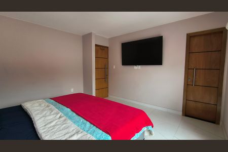 Casa de condomínio à venda com 180m², 3 quartos e sem vaga Casa de condomínio à venda com 180m², 3 quartos e sem vagaSuíte