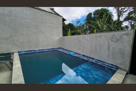 Casa de condomínio à venda com 180m², 3 quartos e sem vaga Casa de condomínio à venda com 180m², 3 quartos e sem vagaQuintal