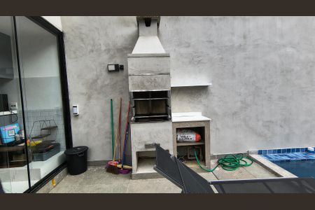 Casa de condomínio à venda com 180m², 3 quartos e sem vaga Casa de condomínio à venda com 180m², 3 quartos e sem vagaQuintal