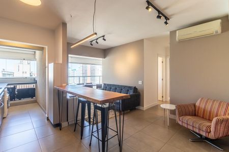 Sala de apartamento à venda com 2 quartos, 69m² em Sumaré, São Paulo