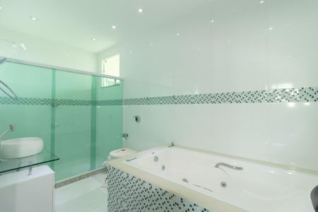 Casa para alugar com 200m², 3 quartos e 4 vagasBanheiro da Suíte