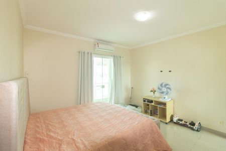 Casa para alugar com 200m², 3 quartos e 4 vagasSuíte