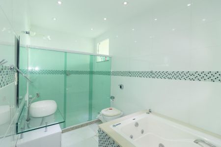 Casa para alugar com 200m², 3 quartos e 4 vagasBanheiro da Suíte