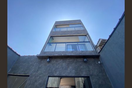 Casa para alugar com 215m², 3 quartos e 2 vagas Casa para alugar com 215m², 3 quartos e 2 vagasFachada