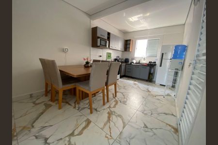 Casa para alugar com 215m², 3 quartos e 2 vagas Casa para alugar com 215m², 3 quartos e 2 vagasCozinha