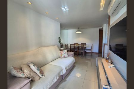 Apartamento à venda com 85m², 3 quartos e 1 vaga Apartamento à venda com 85m², 3 quartos e 1 vagaSala