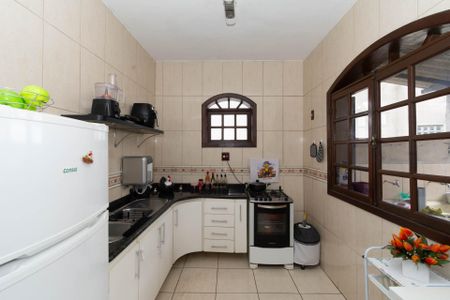 Casa à venda com 364m², 3 quartos e 3 vagas Casa à venda com 364m², 3 quartos e 3 vagasCozinha