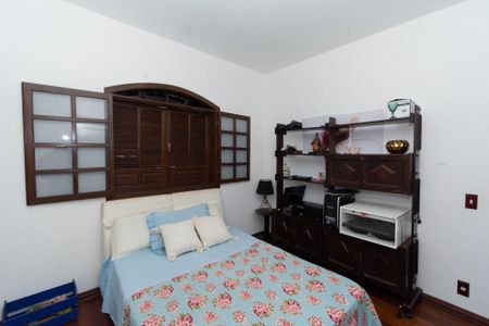 Casa à venda com 364m², 3 quartos e 3 vagas Casa à venda com 364m², 3 quartos e 3 vagasQuarto 3