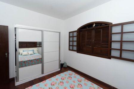 Casa à venda com 364m², 3 quartos e 3 vagas Casa à venda com 364m², 3 quartos e 3 vagasQuarto 3