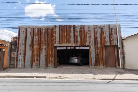 Casa à venda com 364m², 3 quartos e 3 vagas Casa à venda com 364m², 3 quartos e 3 vagasFachada