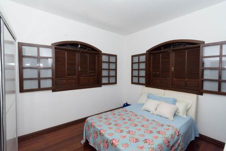 Casa à venda com 364m², 3 quartos e 3 vagas Casa à venda com 364m², 3 quartos e 3 vagasQuarto 3