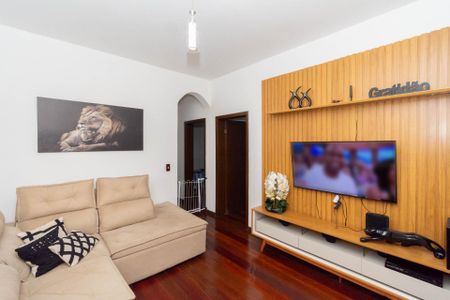 Casa à venda com 364m², 3 quartos e 3 vagas Casa à venda com 364m², 3 quartos e 3 vagasSala