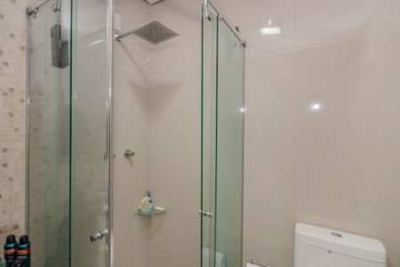 Casa à venda com 330m², 3 quartos e 3 vagas Casa à venda com 330m², 3 quartos e 3 vagasBanheiro da Suíte 2