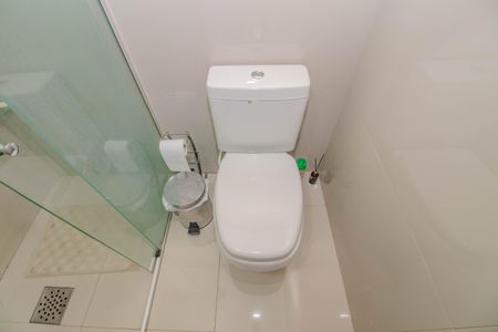 Casa à venda com 330m², 3 quartos e 3 vagas Casa à venda com 330m², 3 quartos e 3 vagasBanheiro da Suíte 2