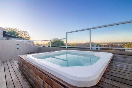 Casa à venda com 330m², 3 quartos e 3 vagas Casa à venda com 330m², 3 quartos e 3 vagasTerraço