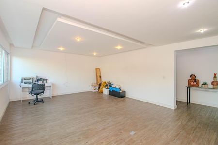 Sala de casa à venda com 3 quartos, 330m² em São Sebastião, Porto Alegre