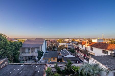 Casa à venda com 330m², 3 quartos e 3 vagas Casa à venda com 330m², 3 quartos e 3 vagasVista