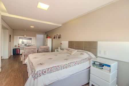 Casa à venda com 330m², 3 quartos e 3 vagas Casa à venda com 330m², 3 quartos e 3 vagasSuíte 1